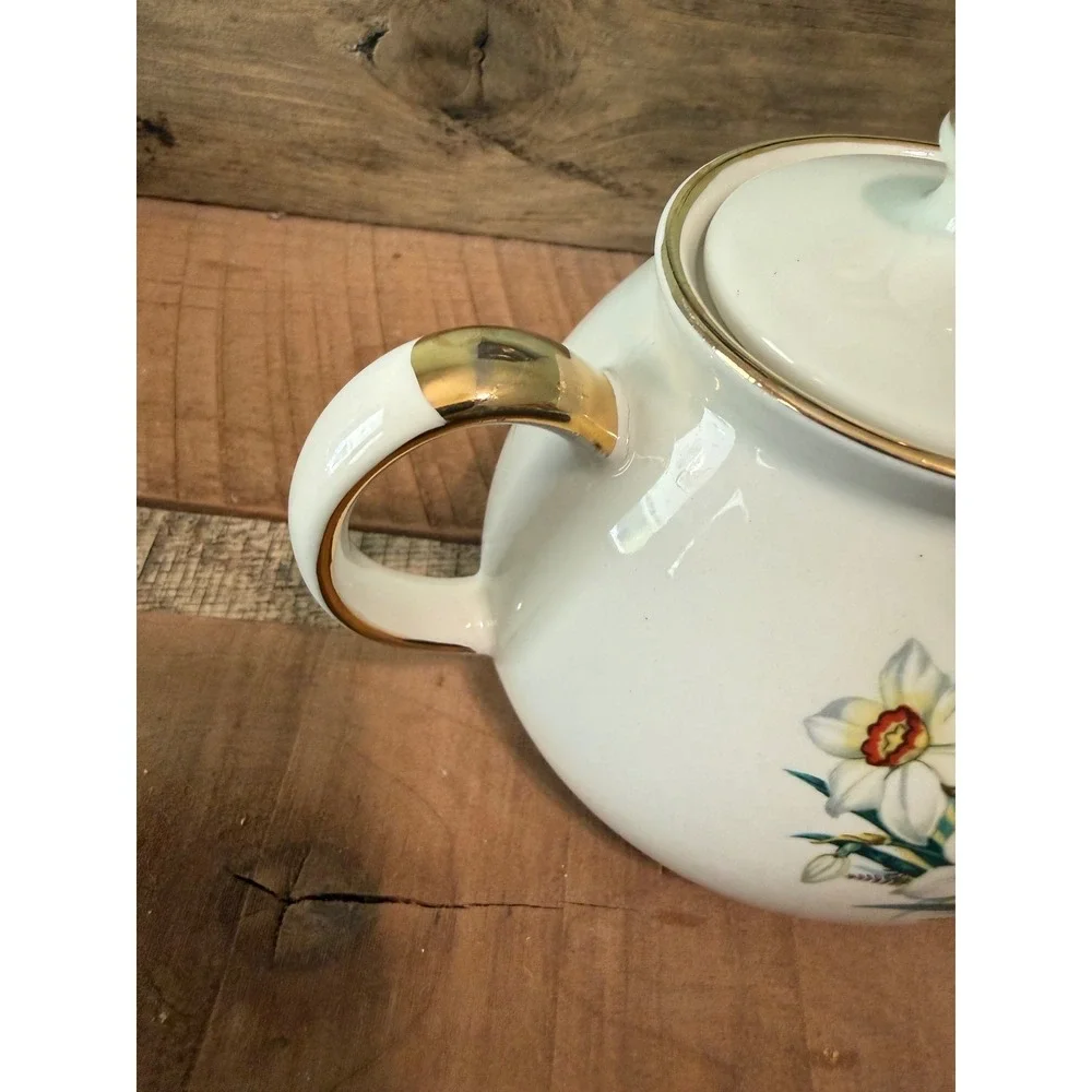 Gibson Staffordshire England Daffodil Teapot Taunton Vale Gold Trim England